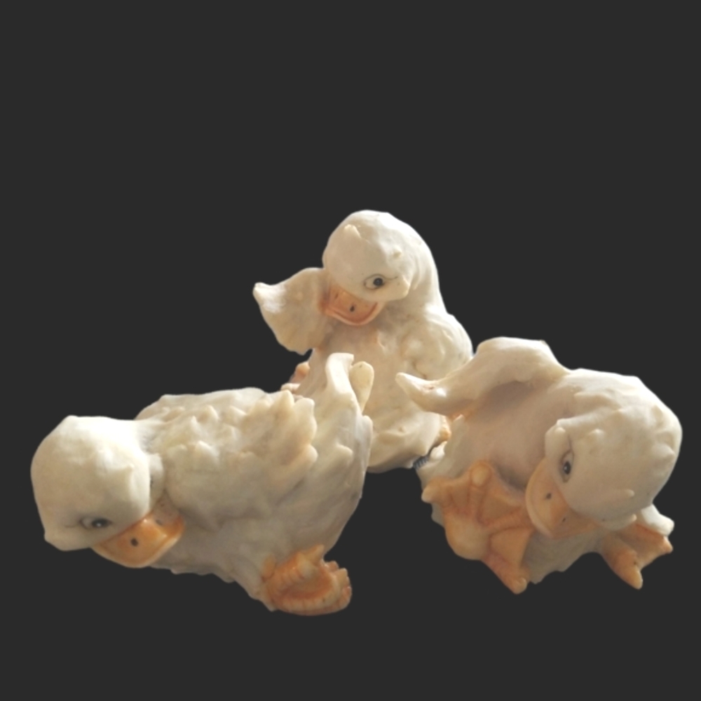 Lote of three Ceramic Dukes